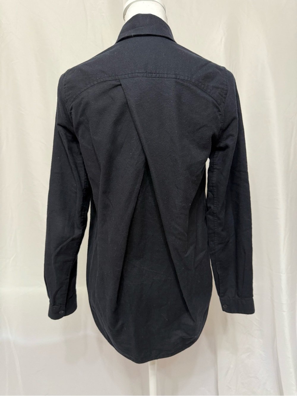 Lululemon Black Button-Up Shirt - Picture 5 of 7